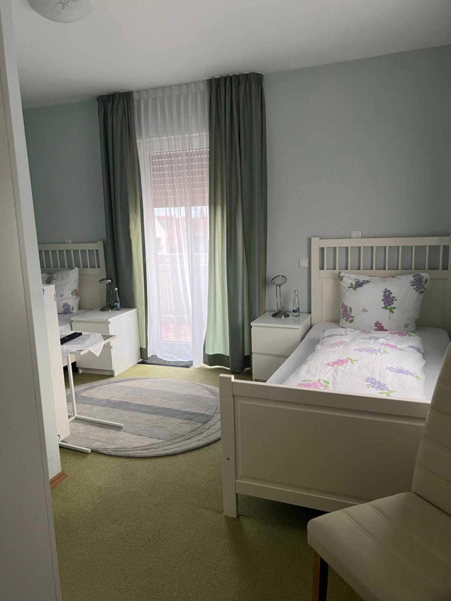 Gaestehaus Elisabeth Weisenheim am Sand Ngoại thất bức ảnh
